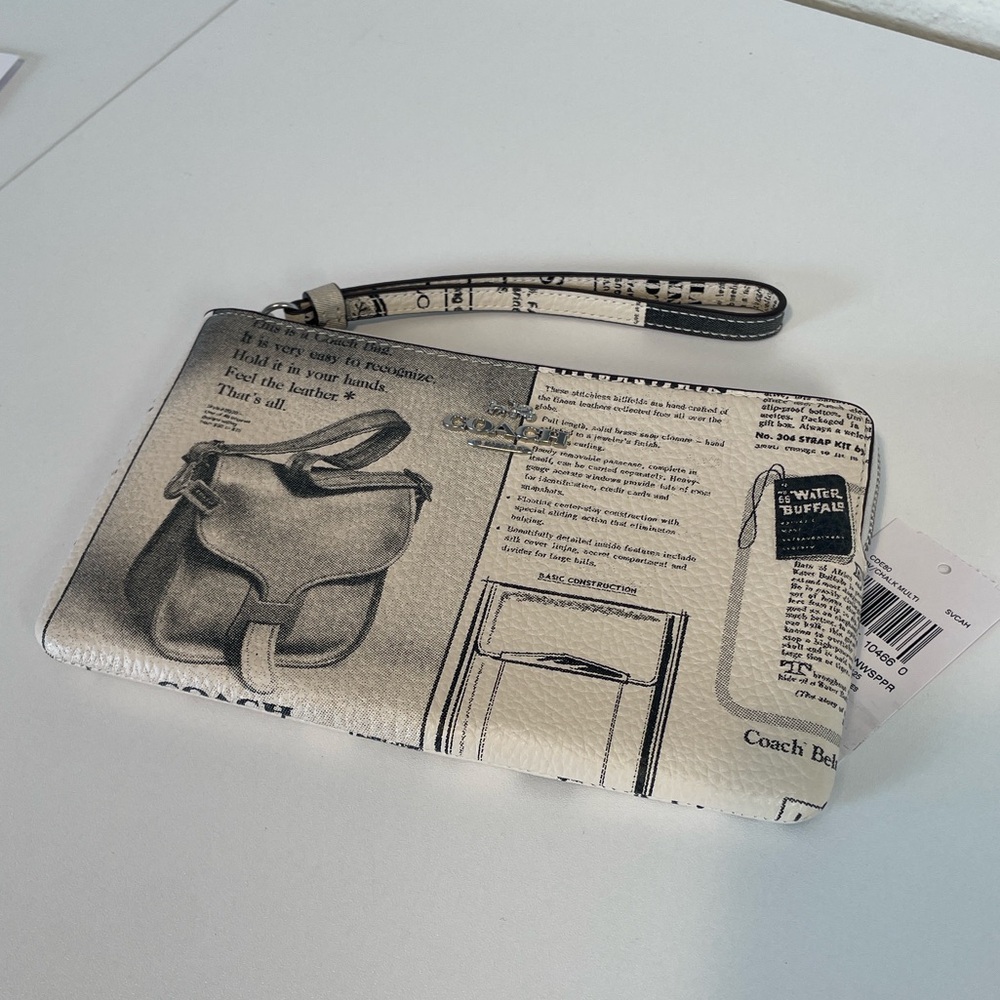 NWT Coach Large Corner Zip Newspaper Print Wristlet - Picture 7 of 10